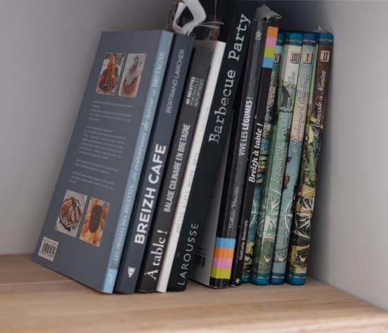 Bibliothèque, guides et recettes de Bretagne