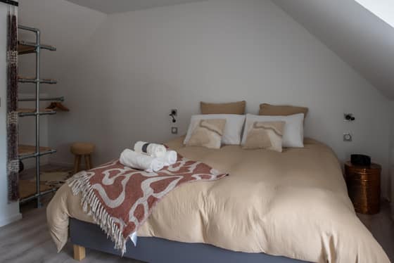 Chambre cosy, tons naturels